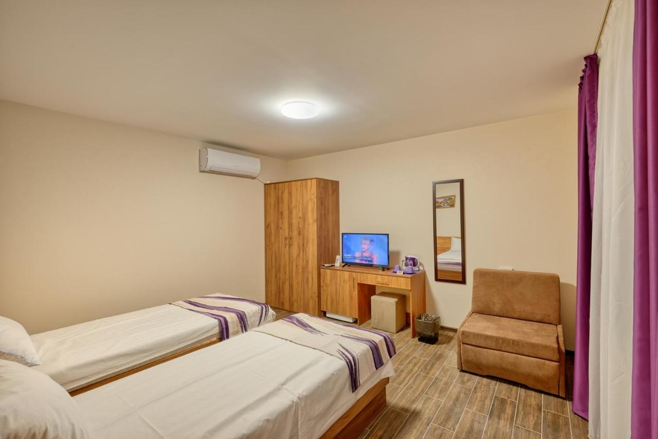 Hotel Комплекс Колонада Chisarja Exteriér fotografie