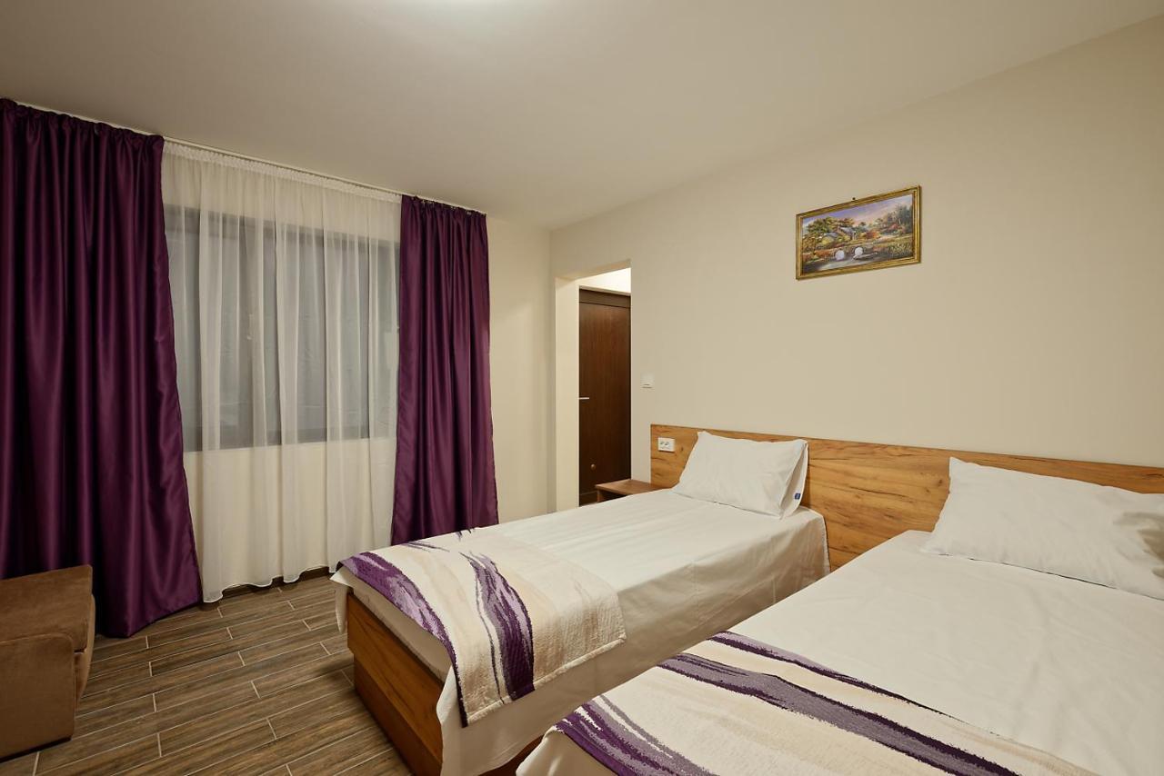 Hotel Комплекс Колонада Chisarja Exteriér fotografie