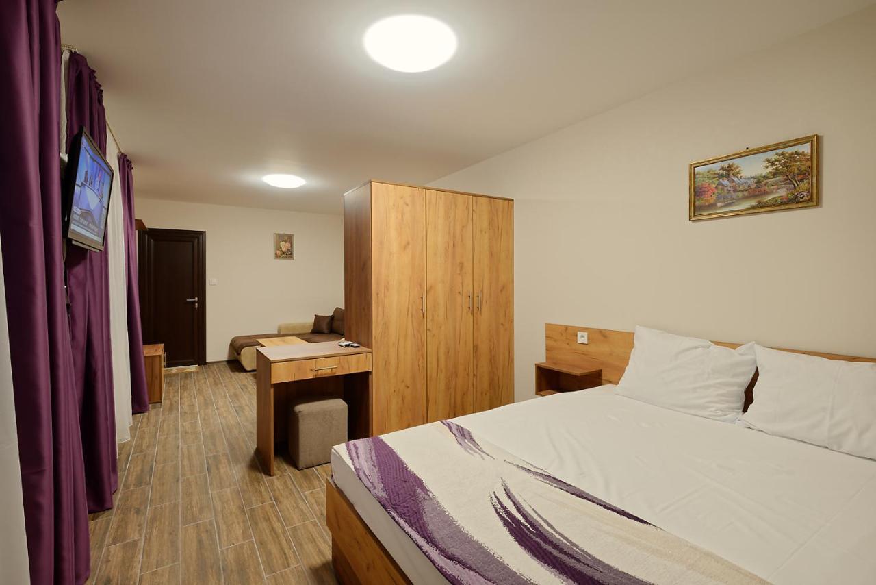 Hotel Комплекс Колонада Chisarja Exteriér fotografie