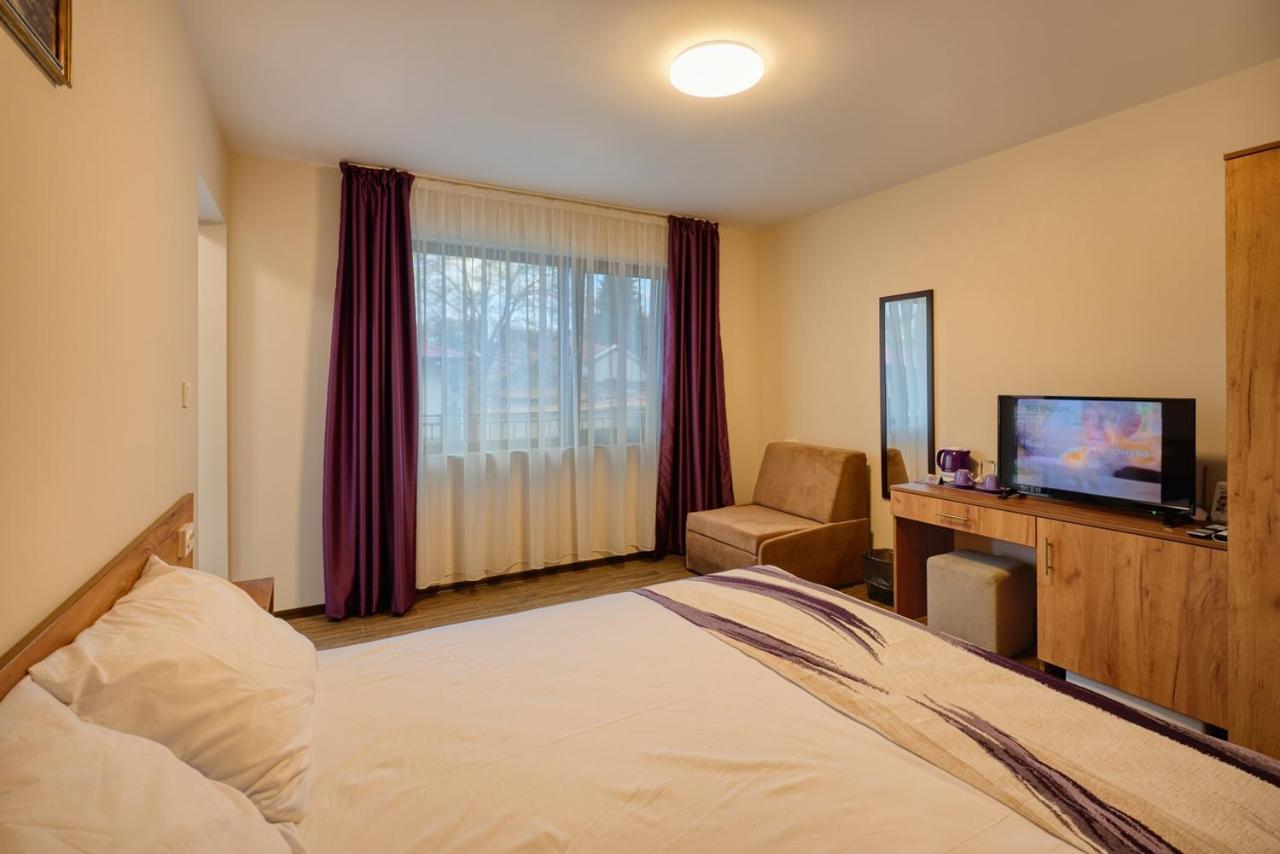 Hotel Комплекс Колонада Chisarja Exteriér fotografie
