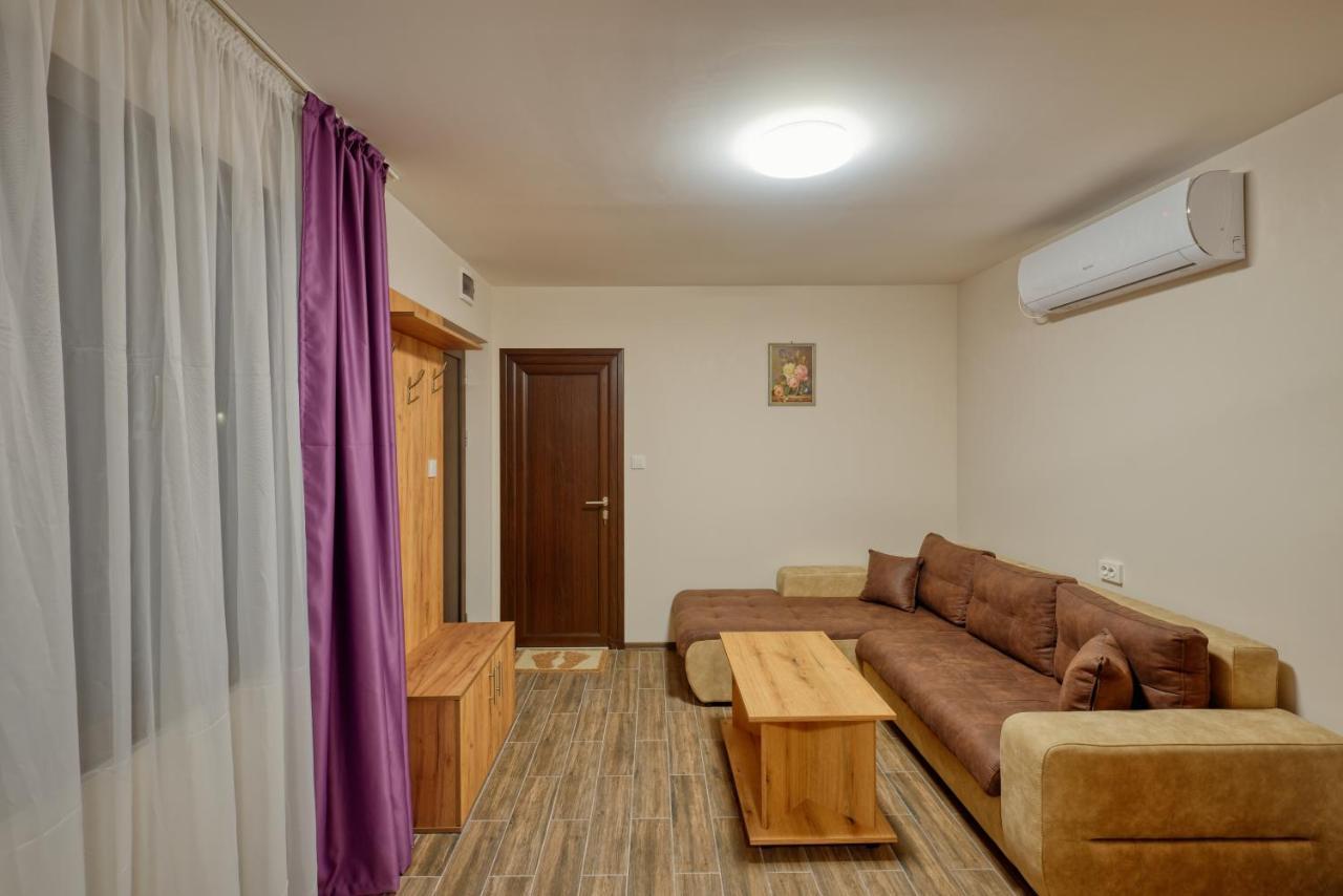 Hotel Комплекс Колонада Chisarja Exteriér fotografie