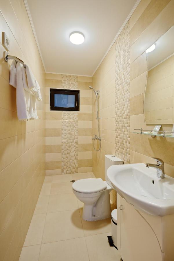Hotel Комплекс Колонада Chisarja Exteriér fotografie